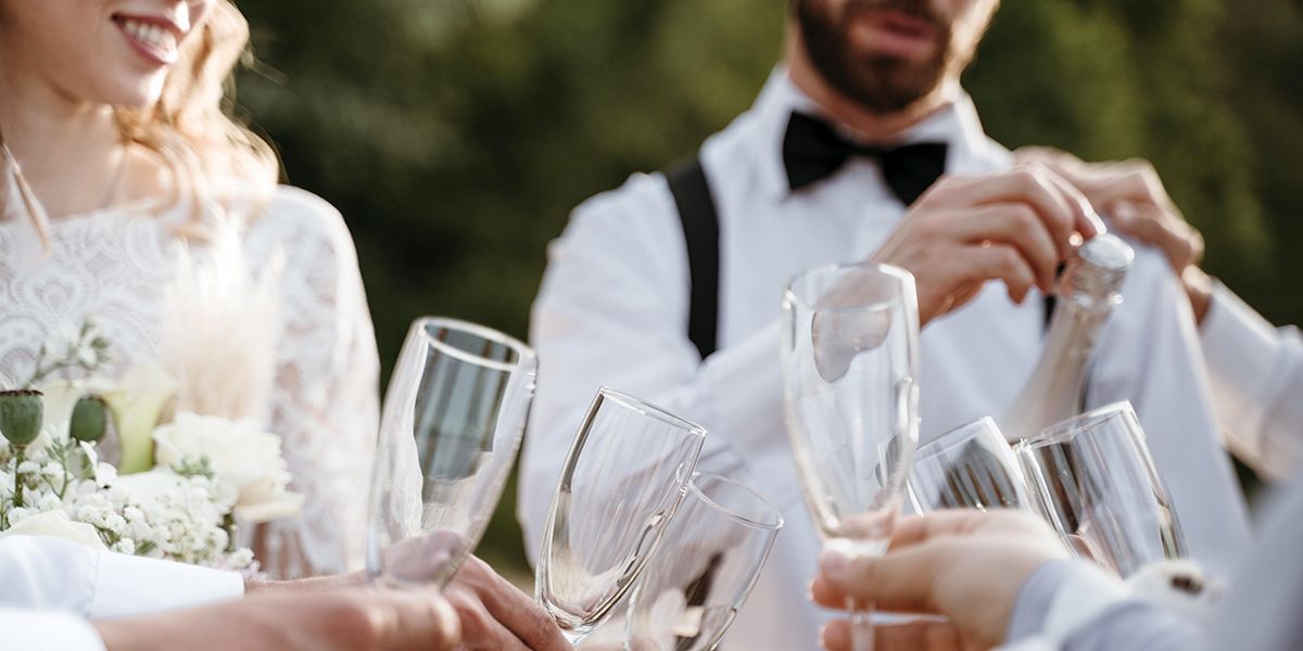 Prendre le bon virage : financer son mariage sans stress