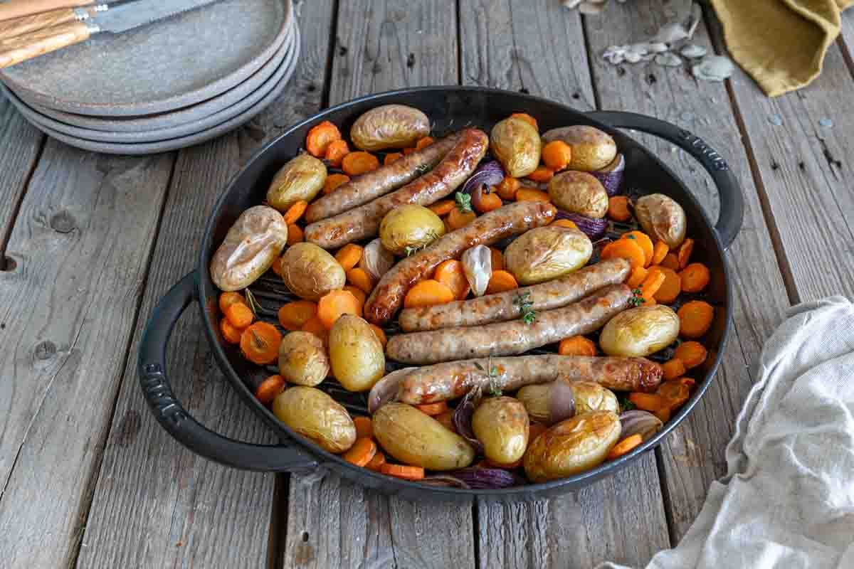 Un dîner en un clin d'œil : les chipolatas au four