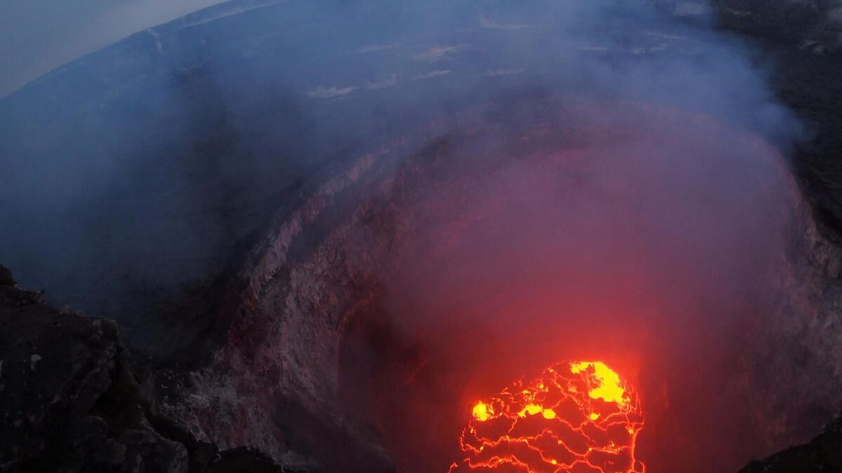 Une éruption spectaculaire à Hawaï : jets de lave et caméras détruites