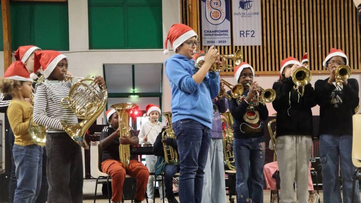 La magie de Noël des seniors enchante Sablé-sur-Sarthe