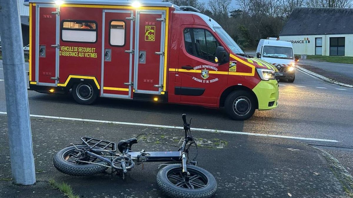 Collision entre un vélo électrique et une voiture à Douarnenez