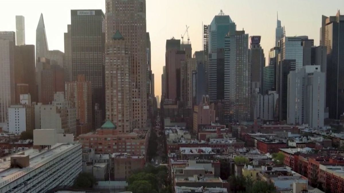 Des réseaux sociaux sous surveillance pour entrer aux États-Unis : le rêve américain en péril ?