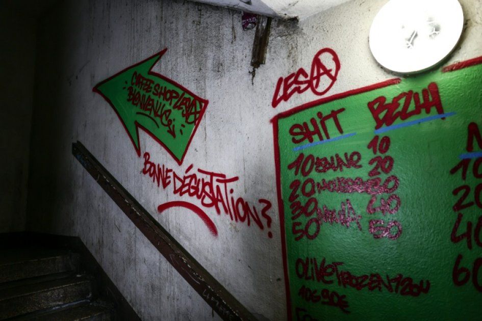 Des adolescents en danger : l'envers du décor des points de deal à Marseille