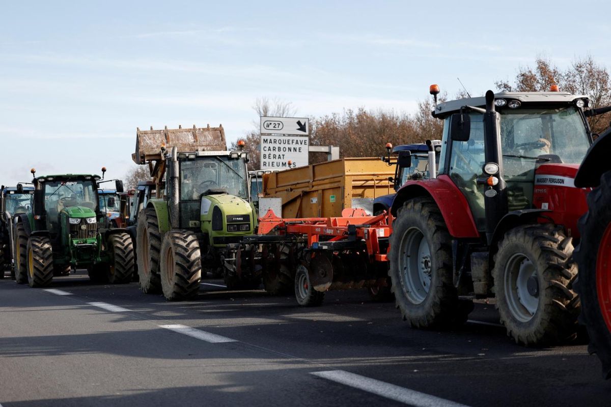 Les agriculteurs suspendent une partie des blocages sur l'A64 face à la dermatose bovine