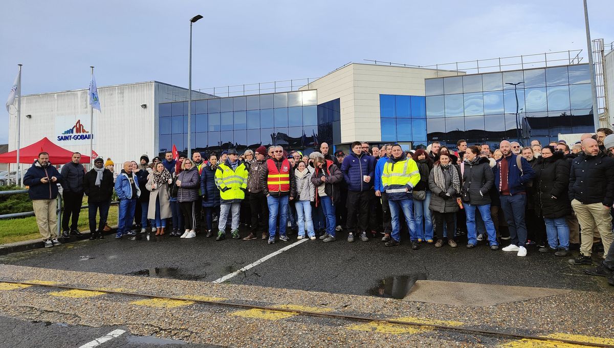 Grève des salariés de Saint-Gobain à Sully-sur-Loire : tensions autour des salaires