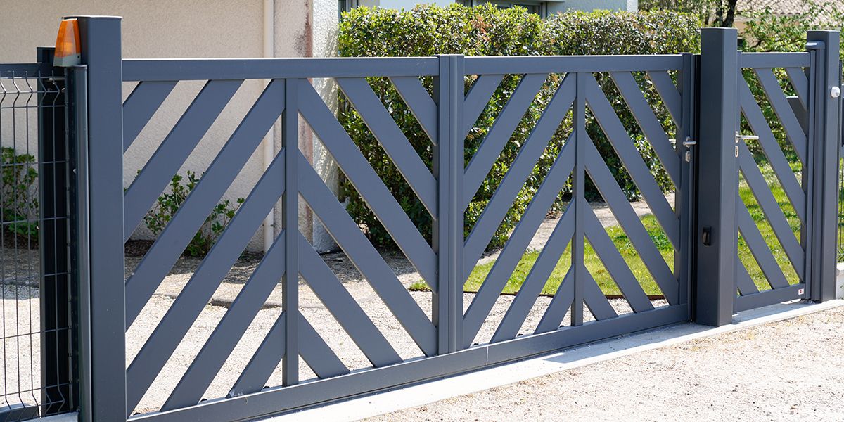 Choisir un portail sur mesure : le guide complet pour bien s'équiper