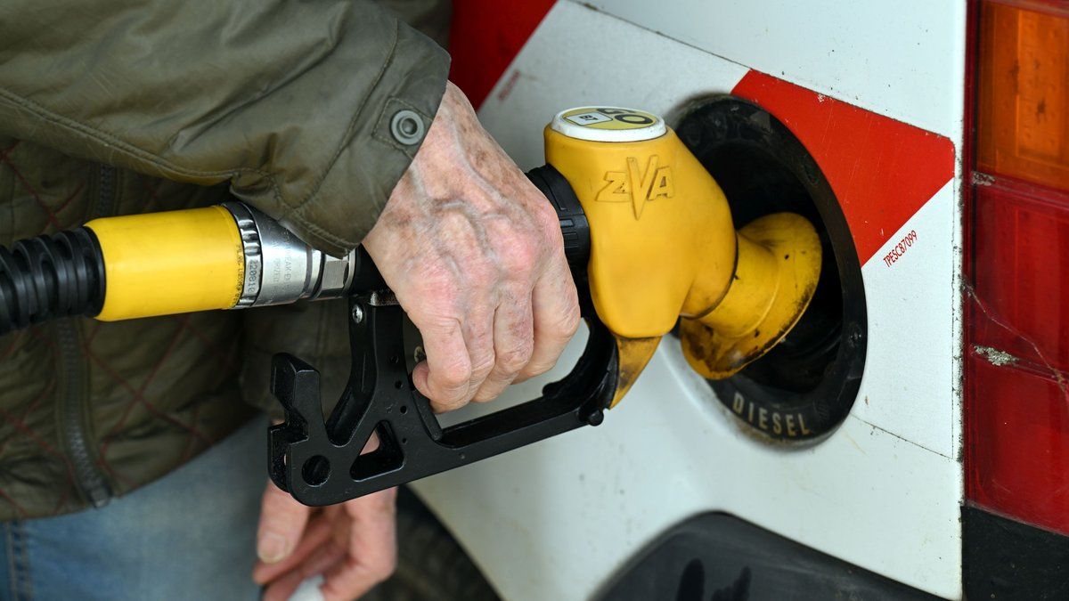 Un chauffeur-livreur fait le choix radical de vivre dans son camion face à la montée des prix