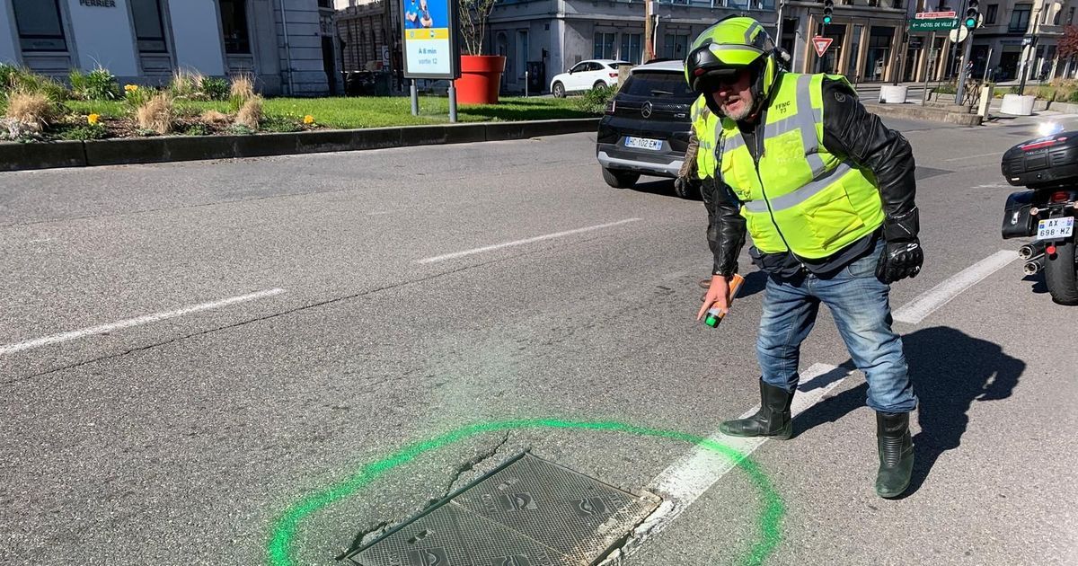 Chambéry : les motards en colère lancent une opération de sensibilisation contre les nids de poule