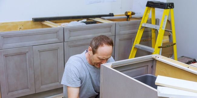 Tout savoir sur l'assurance décennale pour cuisinistes : enjeux et coûts