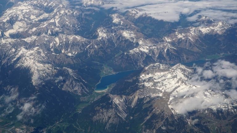 Drame dans les Alpes : un skieur slovaque victime d'une avalanche tragique