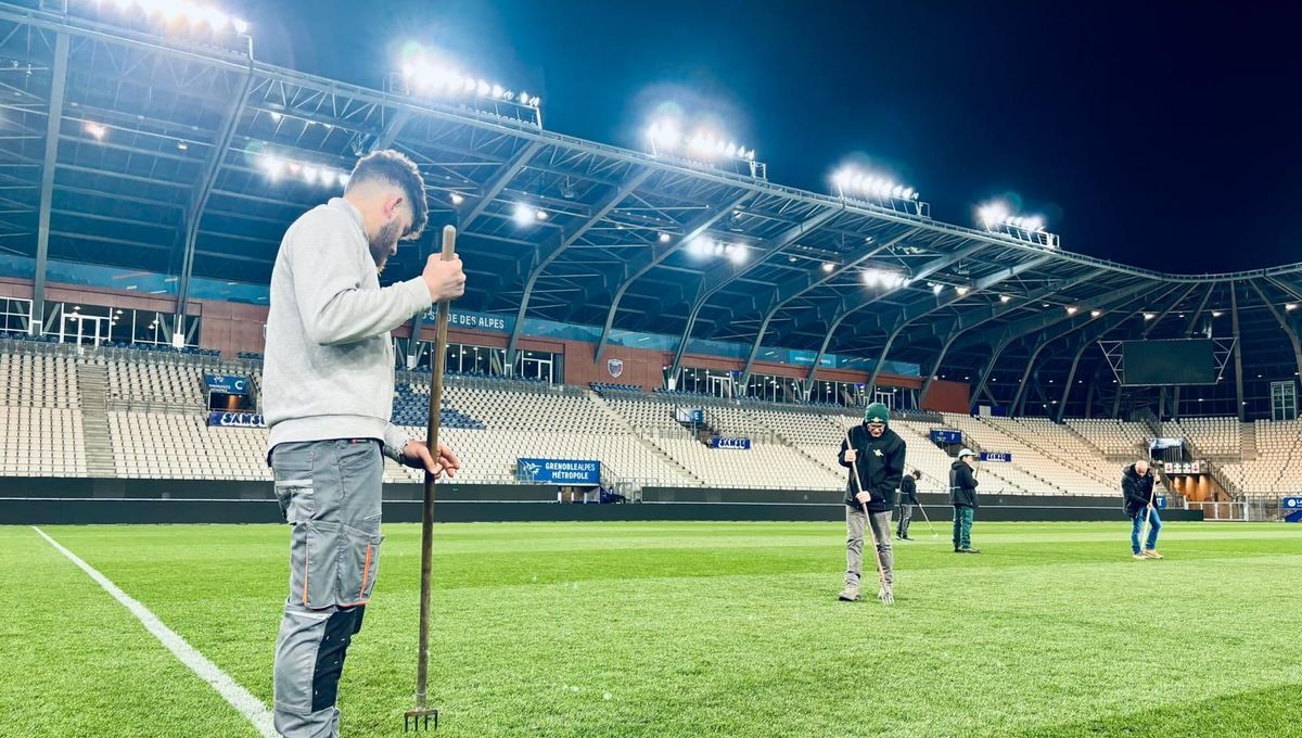 Dans les coulisses du Stade des Alpes : un ballet nocturne entre rugby et football