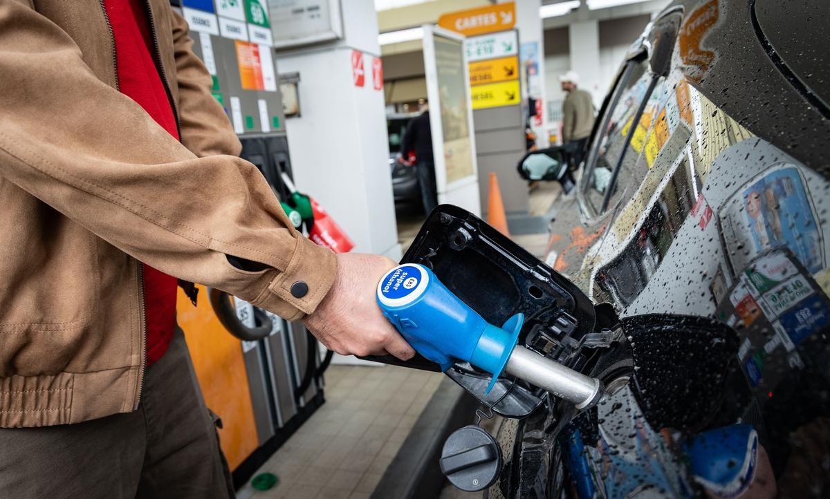 Une TVA réduite sur les carburants : le RN exige des mesures budgétaires urgentes
