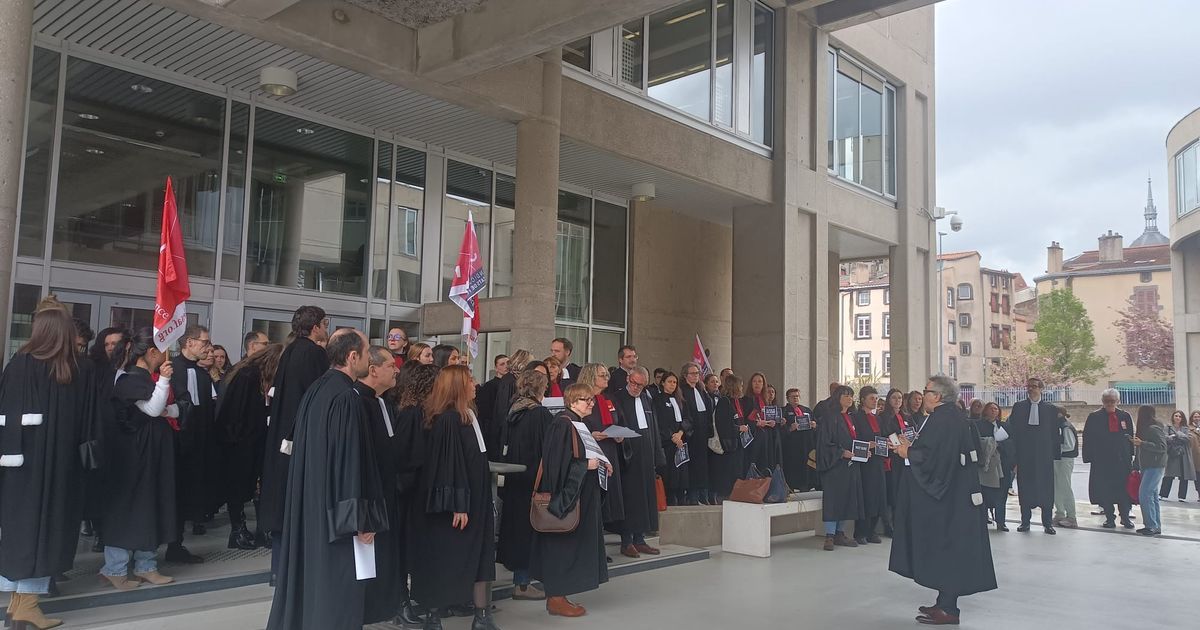 Avocats en lutte à Clermont-Ferrand contre la réforme de la justice criminelle