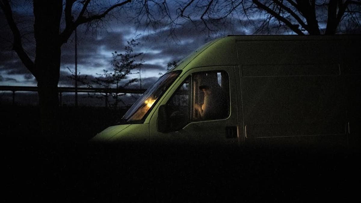 Dix ans après la loi visant à renforcer la lutte contre la prostitution : enquête sur les conditions de vie des travailleuses sexuelles