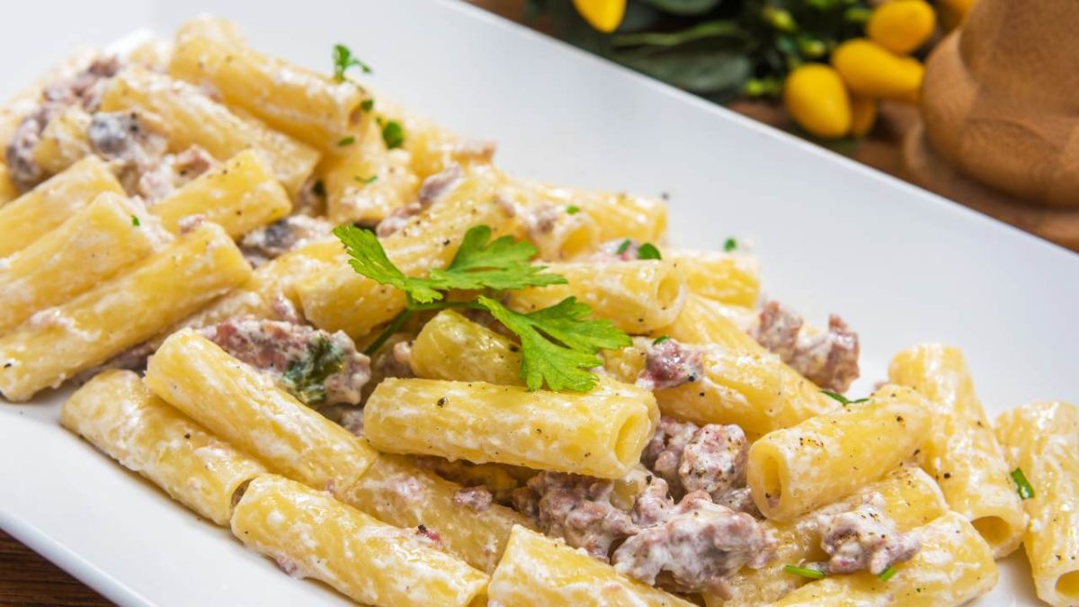Tortiglioni aux tomates, courgettes et taleggio