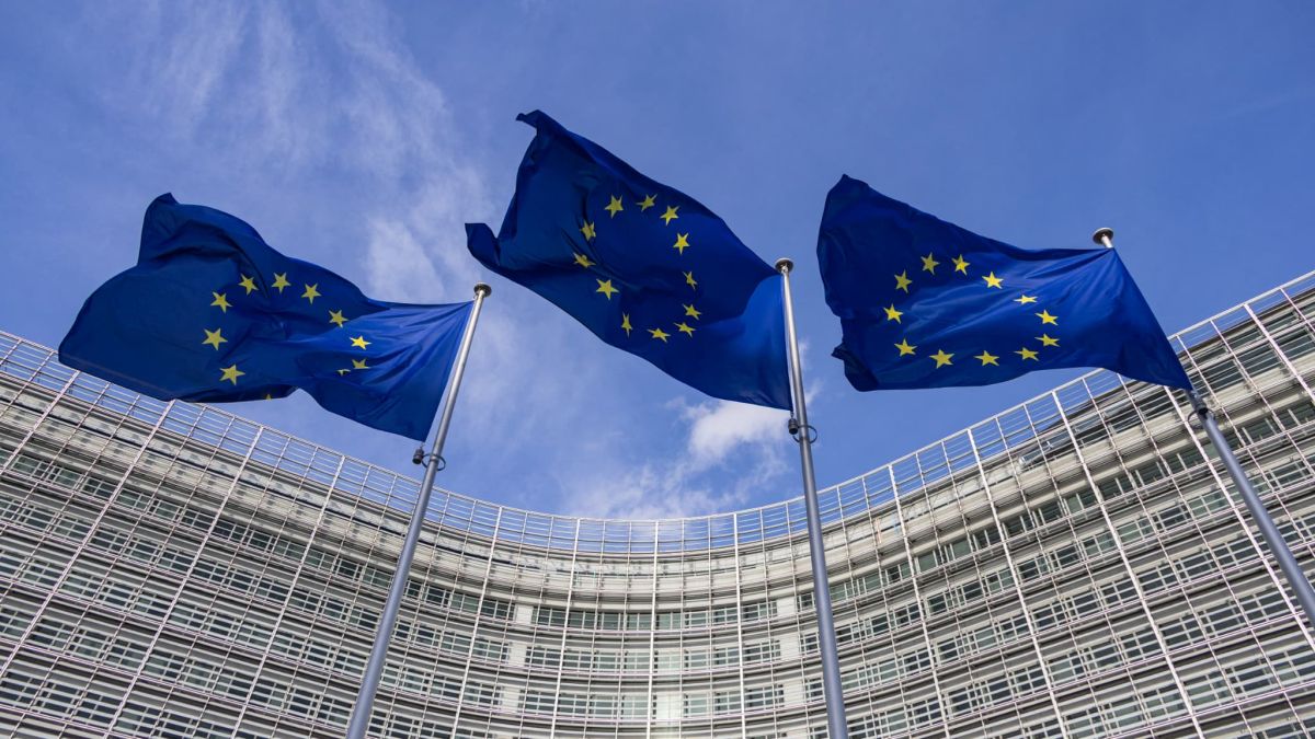 Dombrovskis met en garde : l'UE oppose un veto à l'assouplissement des sanctions sur le pétrole russe
