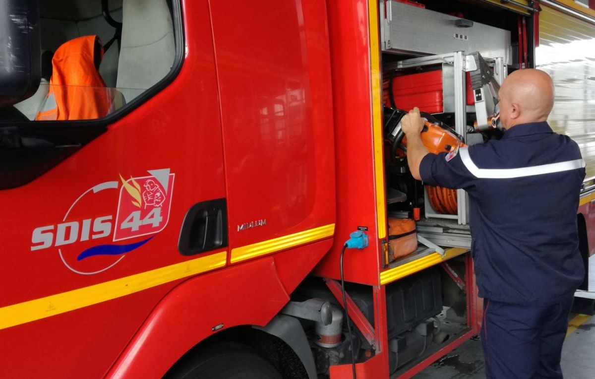Loire-Atlantique : une adolescente tuée et son frère grièvement blessé dans un accident de la route