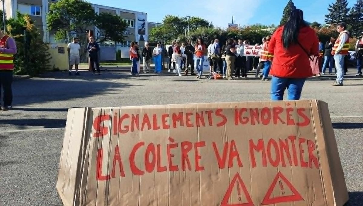 Les enseignants du collège Jean Rostand en grève pour des conditions d'éducation améliorées