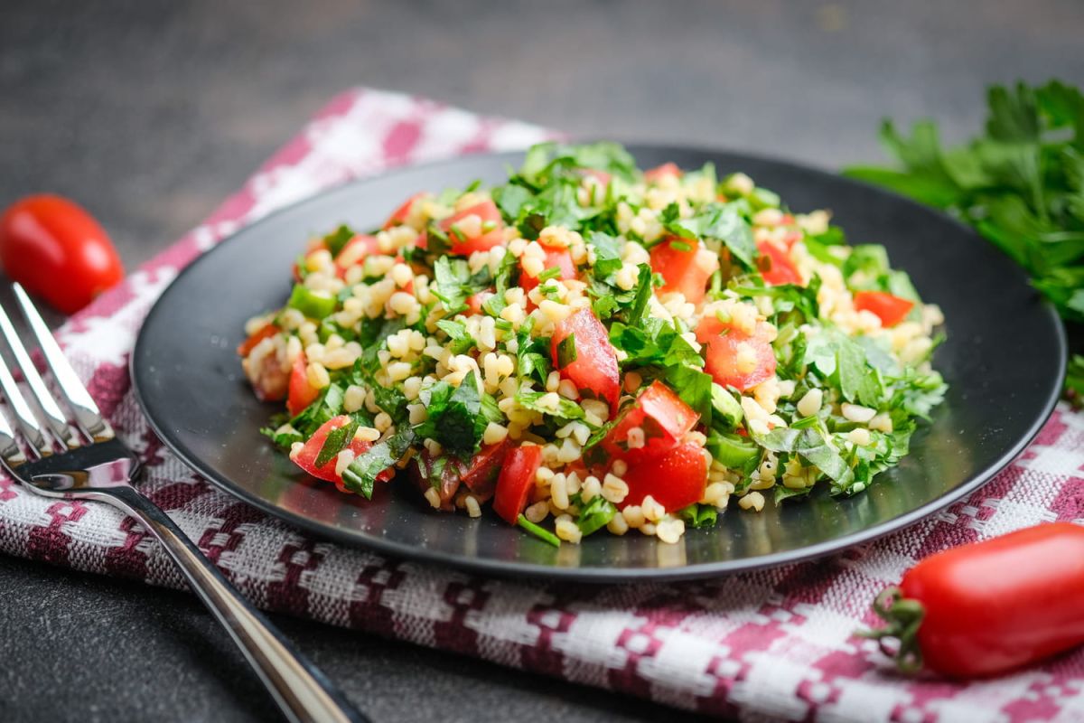 Une cuisine estivale avec le taboulé vert et espadon grillé de Cyril Lignac