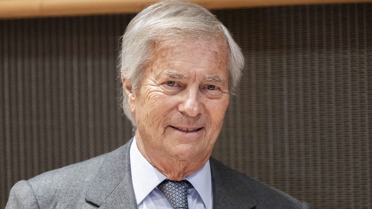 Canal+ face à la justice pour discrimination après une pétition anti-Bolloré