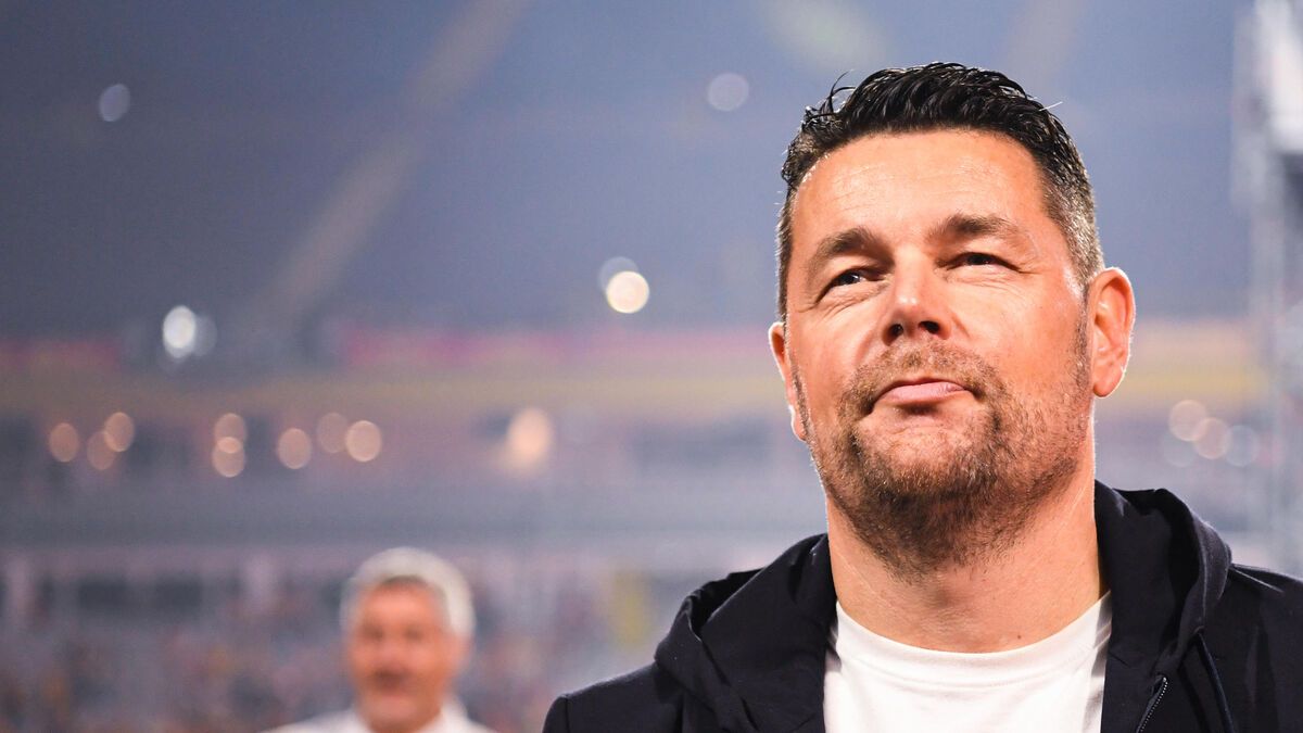 Pierre Sage confirme son avenir à Lens : un entraîneur déterminé pour la Ligue 1 et la Champions League