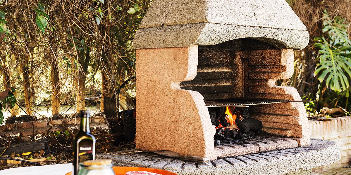 Construire un barbecue en dur pour son jardin