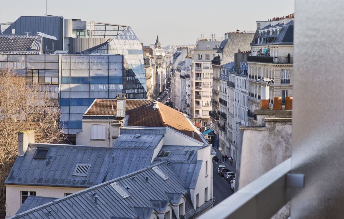 Chaleur écrasante : les appartements parisiens face à la canicule