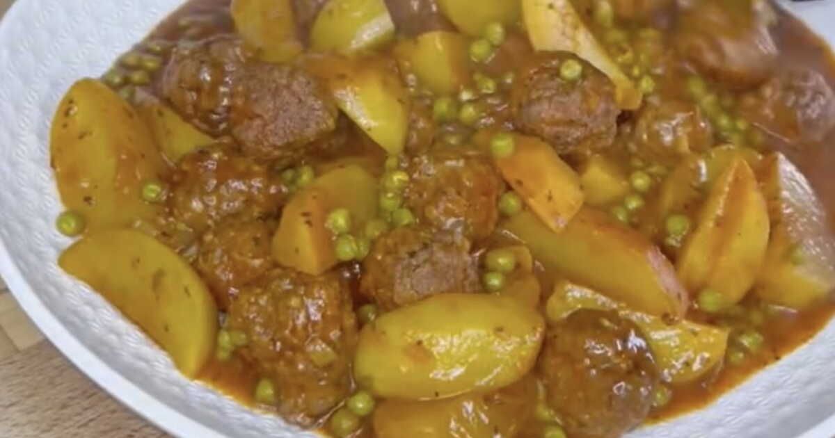 Découvrez le tajine aux boulettes et pommes de terre : un délice familial facile à préparer