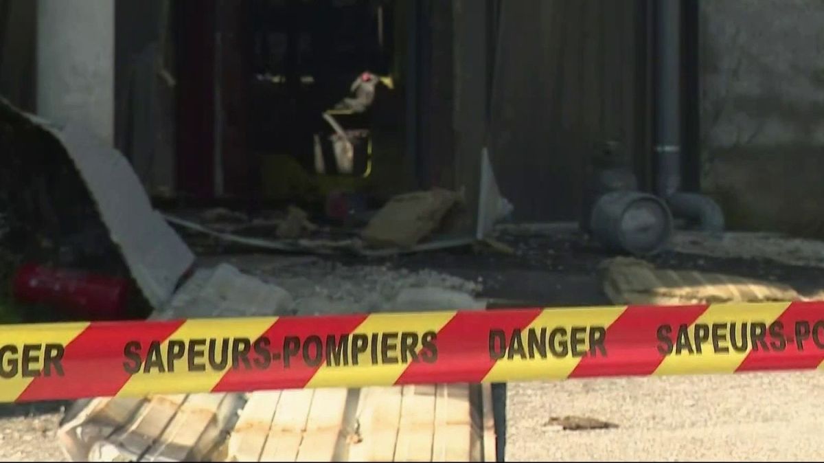 Un incendie dévastateur en Savoie : 11 pompiers blessés lors d'une explosion
