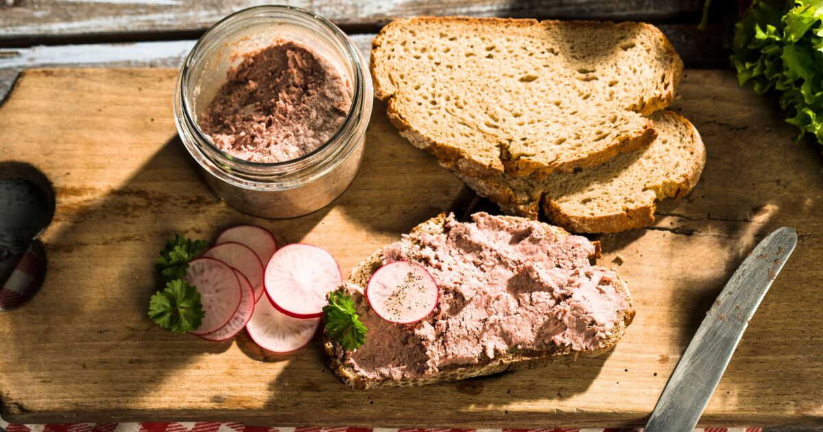 une terrine végétale aux champignons, savoureuse et simple à réaliser