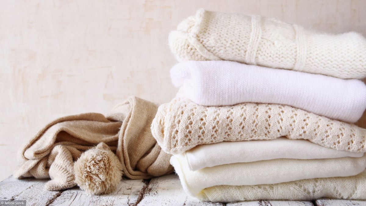 Comment réorganiser votre dressing pour un style renouvelé