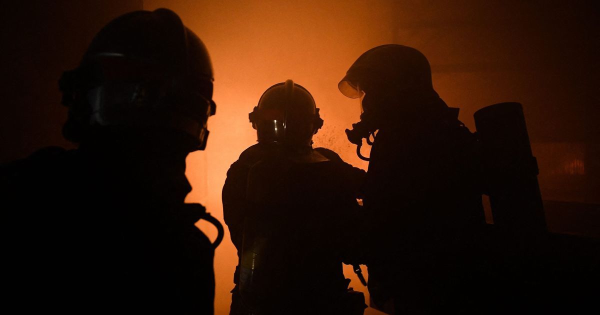 Un incendie ravage l'entreprise SFE à Saint-Germain-Lespinasse, la mairie se mobilise