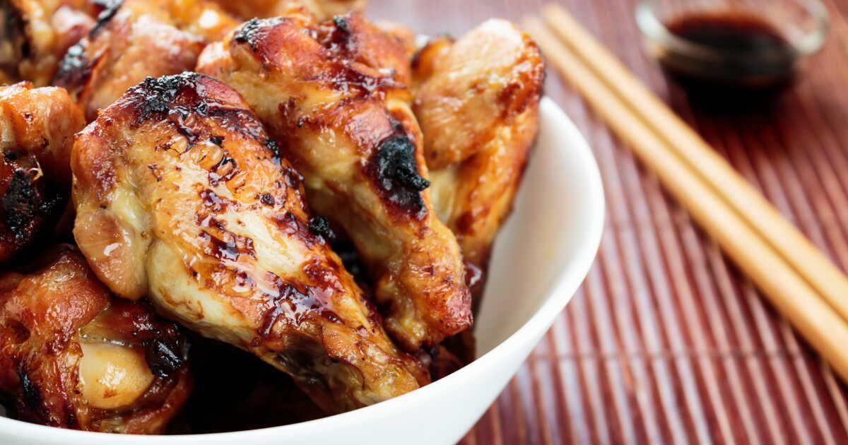 Des cuisses de poulet asiatiques irrésistiblement fondantes