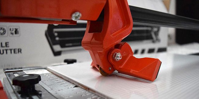 Les erreurs à éviter lors de la découpe de votre carrelage avec une carrelette