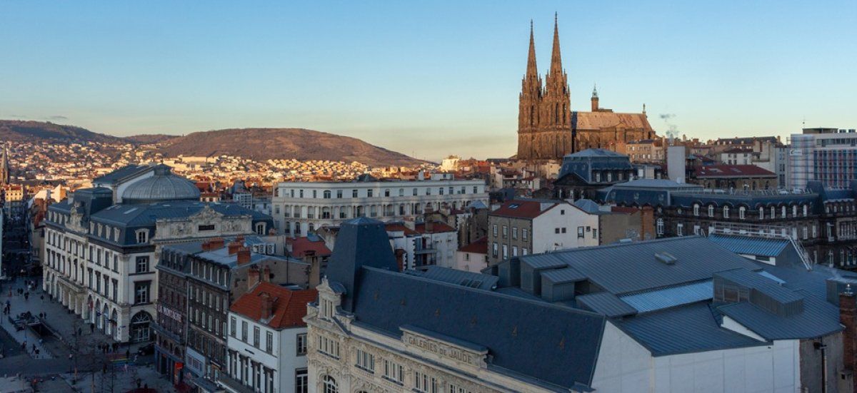 Clermont-Ferrand impose un couvre-feu pour les jeunes lors de la Coupe du monde