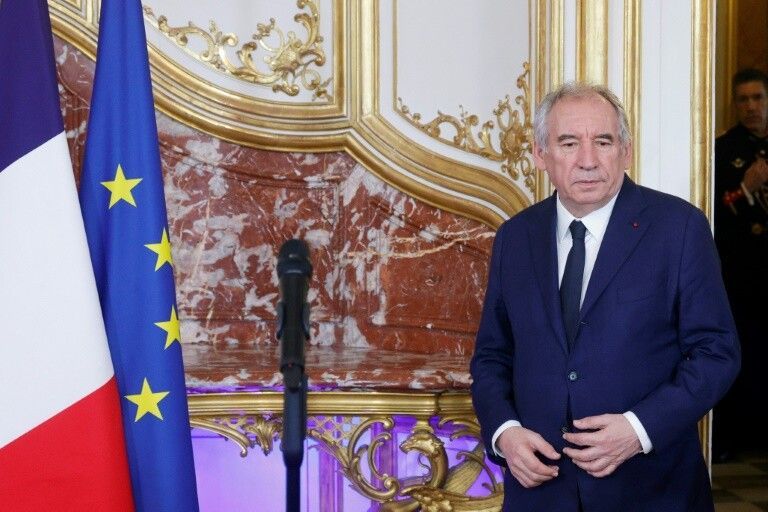 L'avenir incertain des textes de loi en cas de censure de François Bayrou