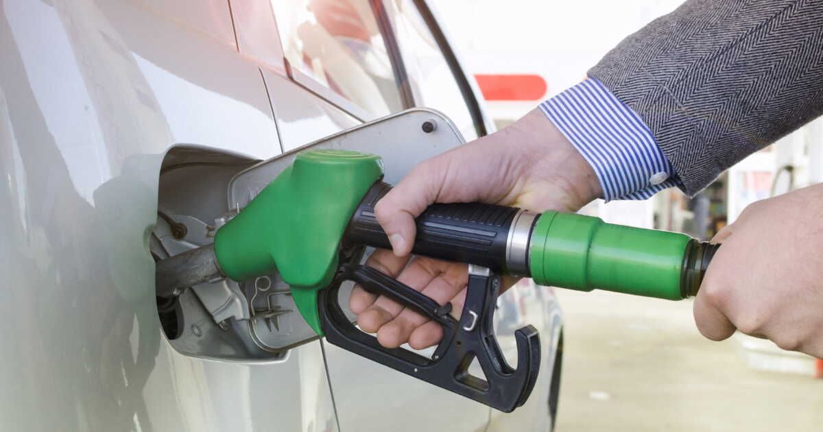 Découvrez le nouveau chèque carburant de 100€ prévu pour 2024