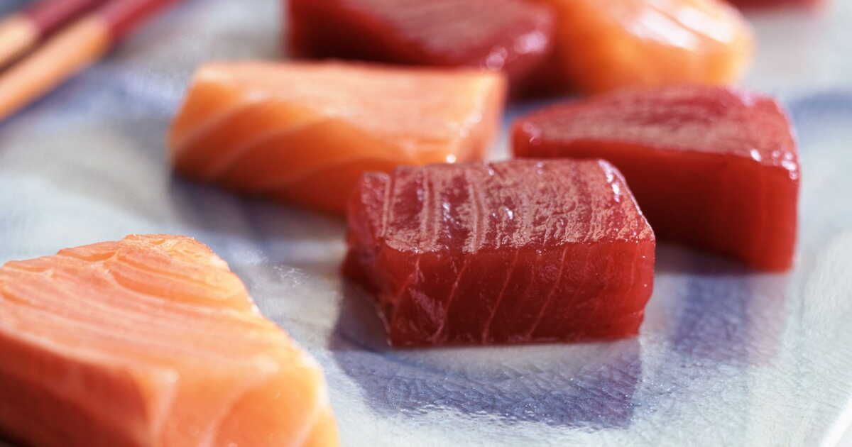 Une entrée fraîche : la recette exquise du crudo de thon et fraise