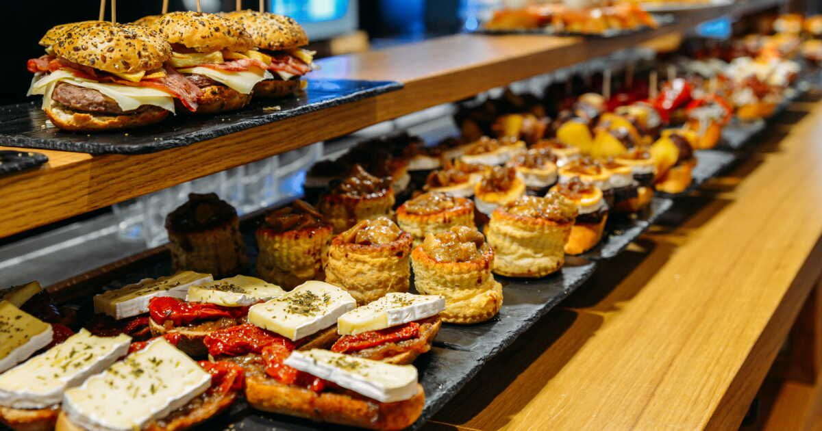 Pintxos : l'art de l'apéritif revisité au Pays Basque