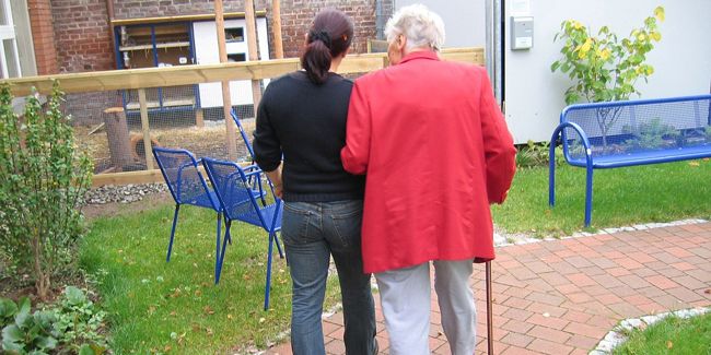 Comprendre la maladie d'Alzheimer : enjeux et solutions