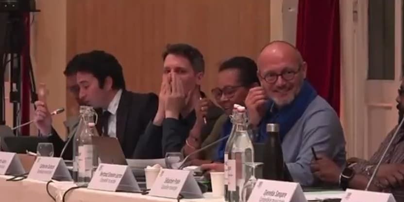Un élu du RN provoque un tollé en récitant une prière lors du conseil municipal