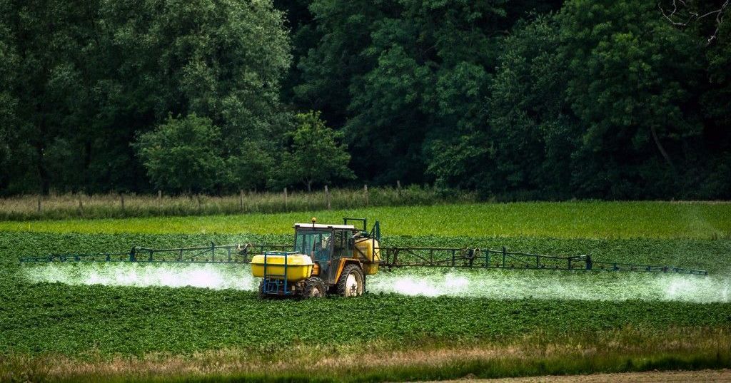 Pesticides : une alerte des médecins et scientifiques à Emmanuel Macron avant le Conseil européen