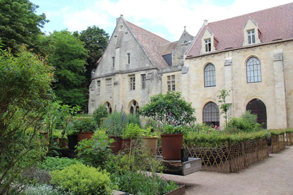 Comment créer un jardin de curé apaisant et utile