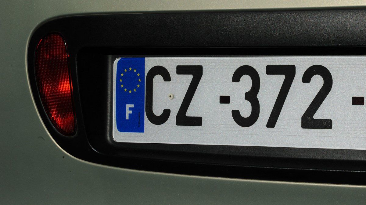 Le cauchemar administratif d'un couple de retraités victimes d'usurpation de plaque