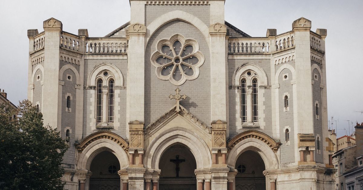 Une agression choquante à la cathédrale de Saint-Étienne : le verdict est tombé