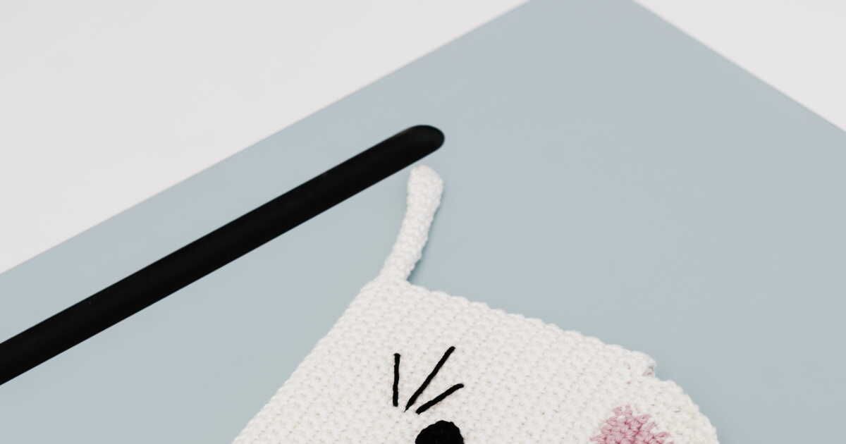Créez une trousse Kitty en crochet au motif jacquard facile à réaliser