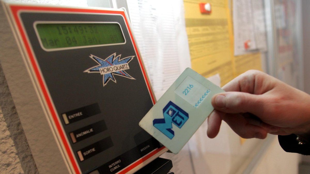 Un licenciement contestable : un employé gagne son procès pour pointage et obtient 26 000 euros