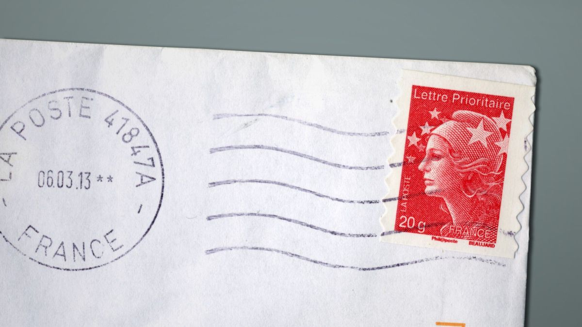La révolution de La Poste : comment envoyer vos lettres sans timbre rouge