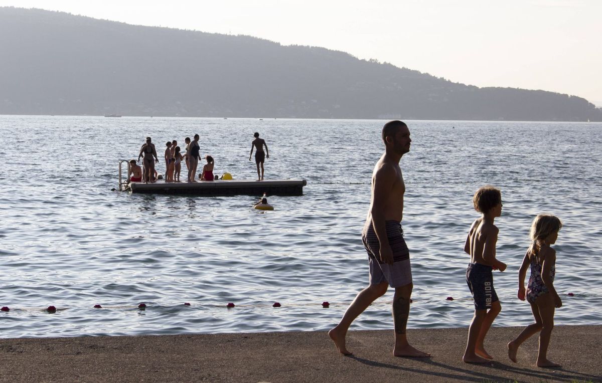 Tragédie au bord du lac d'Annecy : une personne noyée, une autre introuvable