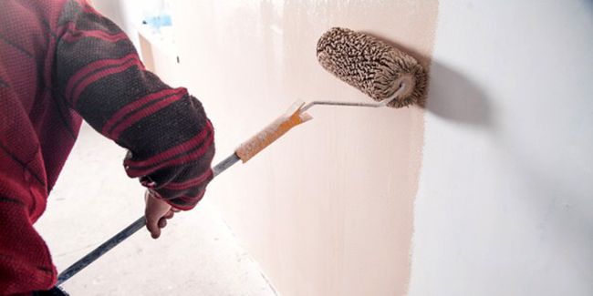 Peindre un mur en plâtre : suivez ces étapes essentielles pour un résultat parfait